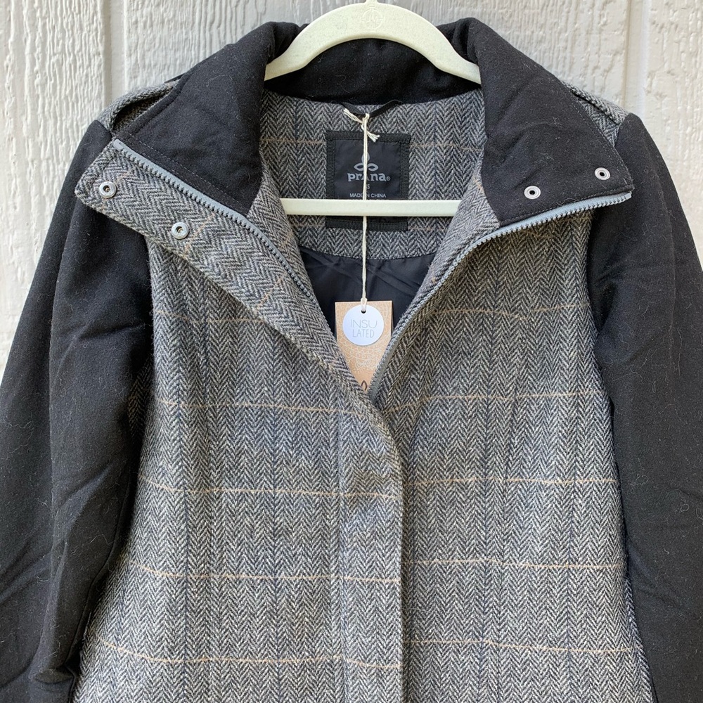 Prana insulated Caprise jacket w/detachable layer - Picture 13 of 16